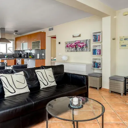 Coastalgem: 2br Pool And View 度假居