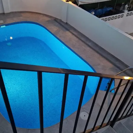 度假居 Coastalgem: 2br Pool And View