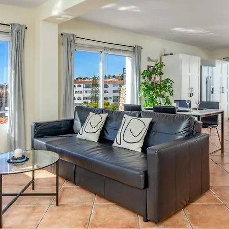 Coastalgem: 2br Pool And View * فوينخيرولا