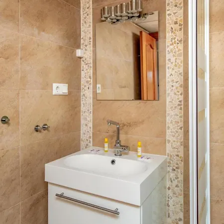 Coastalgem: 2br Pool And View *