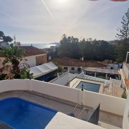 Coastalgem: 2br Pool And View