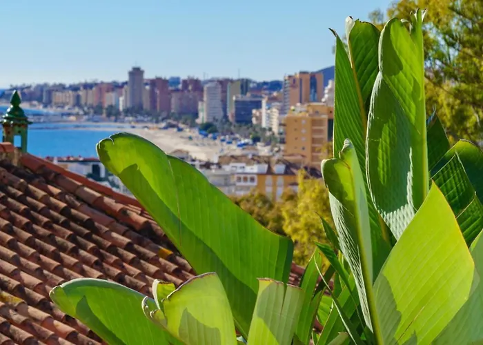 Coastalgem: 2br Pool And View